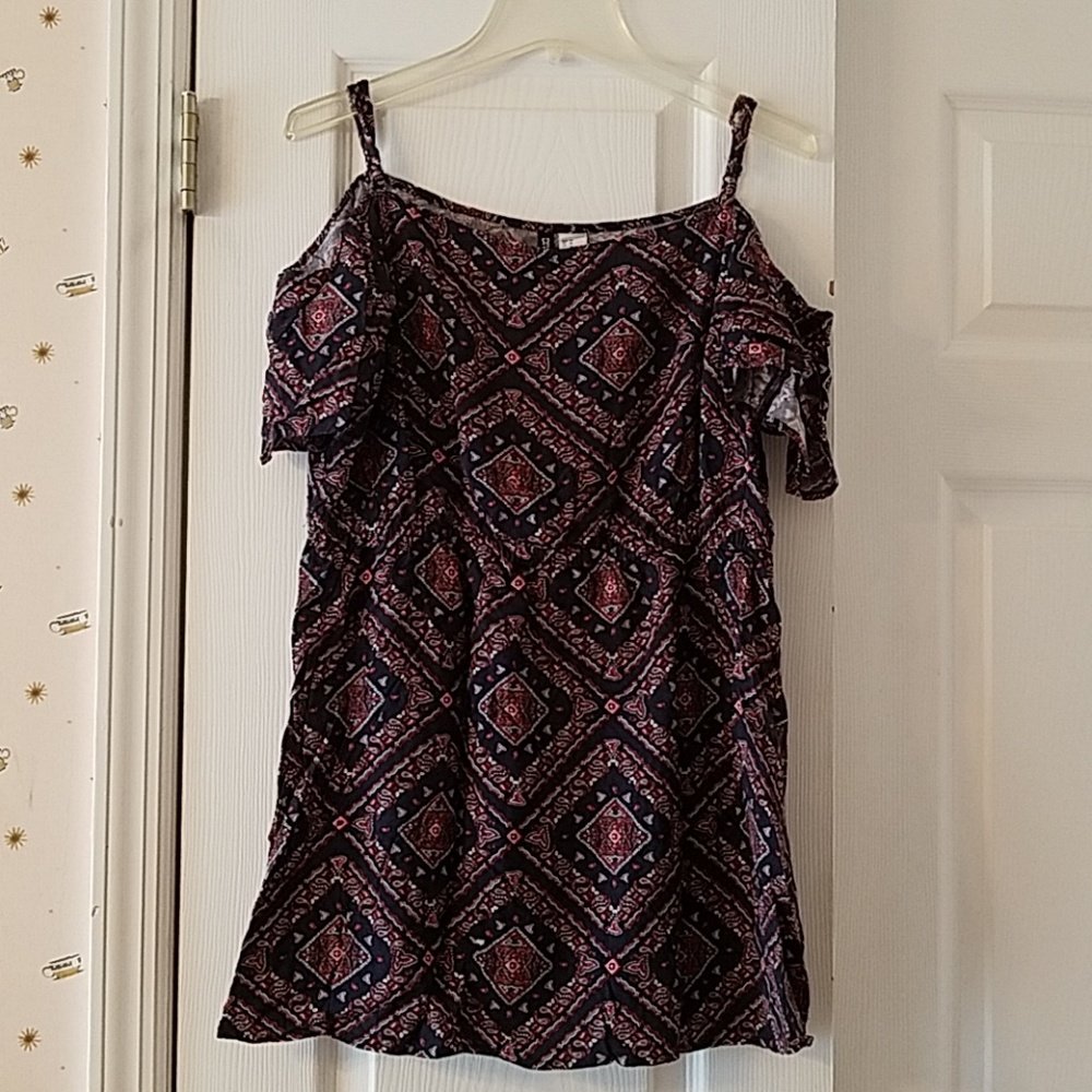 Cold shoulder tunic